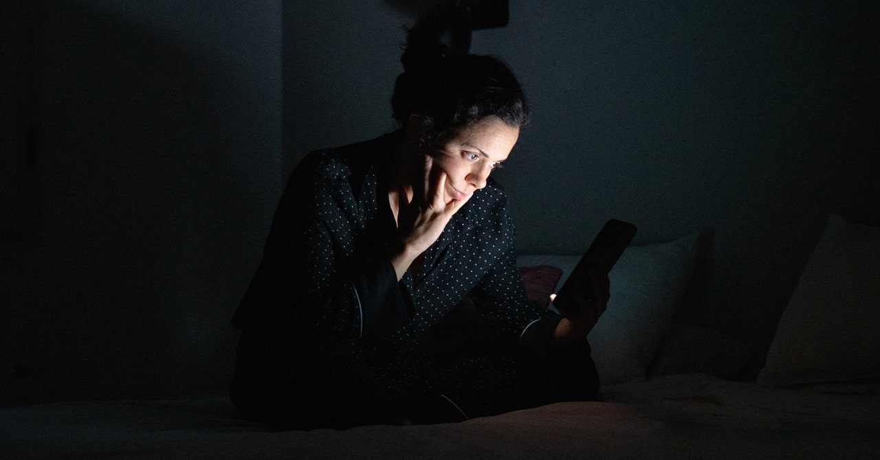 Smartphones May Affect Sleepâbut Not Because of Blue Light